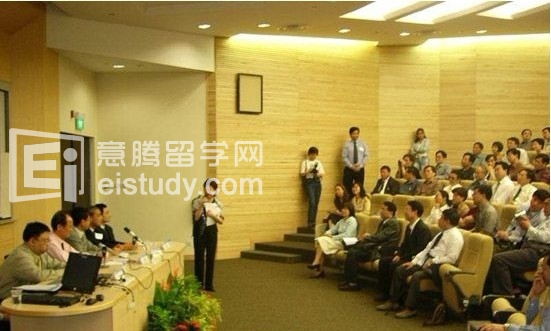 新加坡管理学院