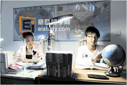 母亲陪读