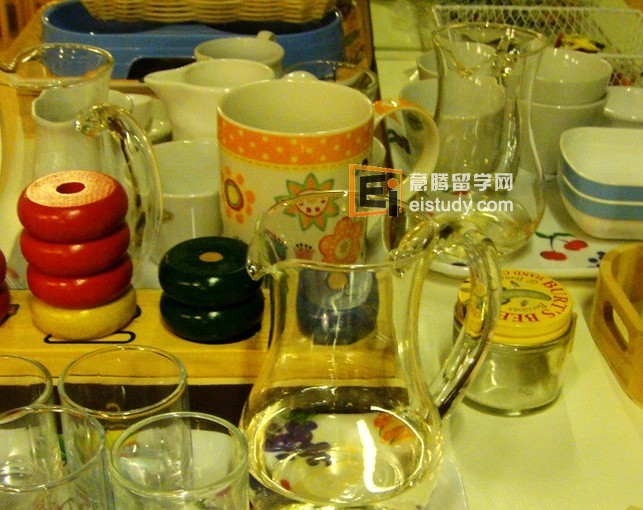 孩子们的餐具