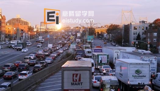 周四清晨Robert F. Kennedy Triboro Bridge交通极度拥堵