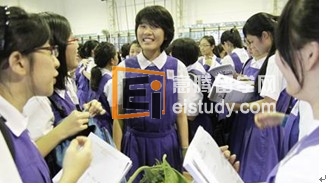 20121210024520246-3 新加坡圣尼各拉女校女生在排练