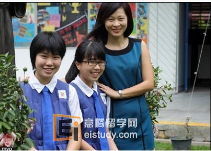 20121210024733147-1 新加坡圣尼各拉女校老师和学生