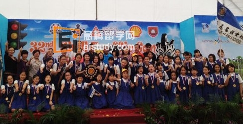 20121210024821387-1 新加坡圣尼各拉女校全体合影下吧