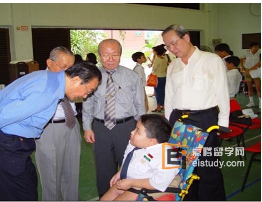 20121210055511418-1 新加坡公立培群学校