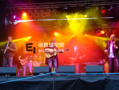 20121225043413222 英国留学