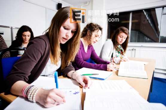 加拿大萨克其万大学