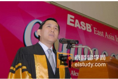 20130128111655408-1 Alex Yam Ziming 先生(国会的议员)、蔡厝港集选区(GRC)和油池基层顾问祝贺毕业生