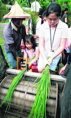 20130321091046660-3 新加坡学生也流行游学乐