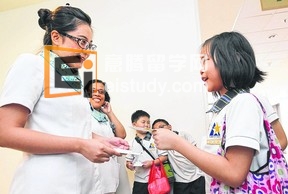 20130424090911763-1 新加坡小学生的爱心卡活动