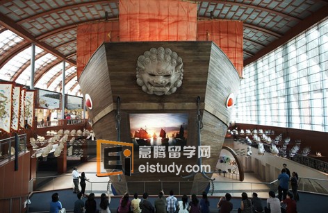 2013年新加坡书展刮起“轻旋风”