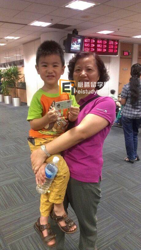 新加坡留学 陈传焜 - 成功领取幼儿班学生