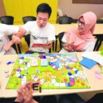 南洋理工学院设计纸板游戏“FAMITOPIA!”