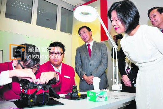 20130925085521452-1 新加坡工教院与华为设培训中心培养网络技术人才