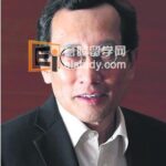 新加坡管理大学正式委任巡回大使比拉哈里为大学社会科学院资深院士