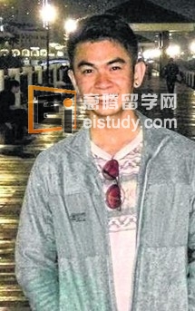 20131126091624289-1 新加坡管理学院一位一年级学生玩风帆不幸坠海