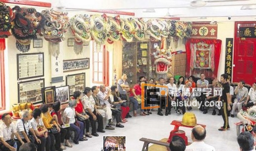 20140220114200643-1 会馆走透透”带新移民透视新加坡,“会馆走透透”系列活动之一