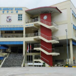 新加坡三育中小学