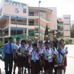 新加坡三育中小学