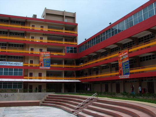 新加坡管理发展学院校园风采