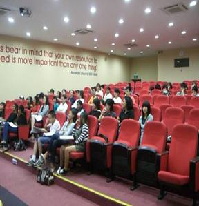 新加坡管理发展学院校园风采