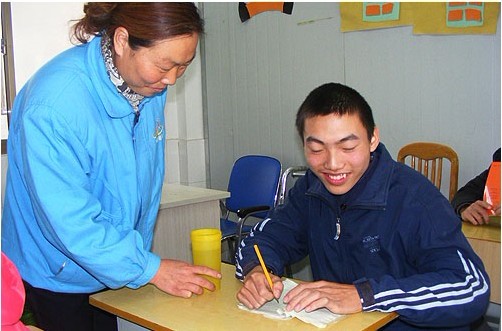 新加坡母亲陪读 新加坡母亲陪读