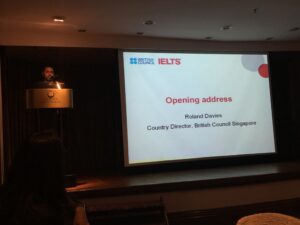 新加坡英国文化中心授权意腾留学“雅思报考注册中心”并授予金牌代理证