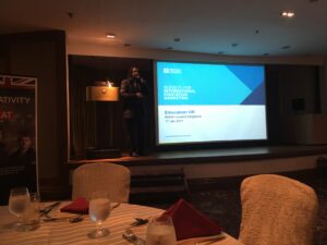 新加坡英国文化中心授权意腾留学“雅思报考注册中心”并授予金牌代理证